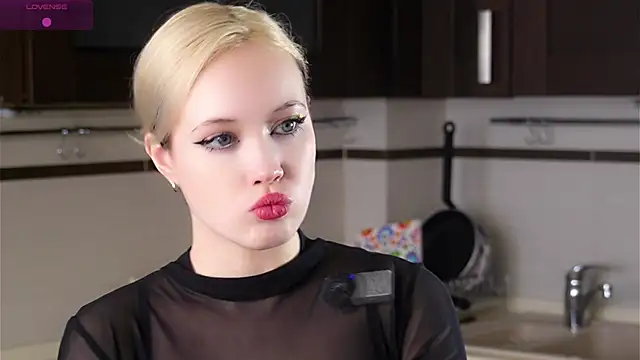 Czat XXX na żywo – CharmingJoy