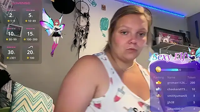 RocketBaddieRips' Webcam Show