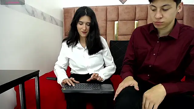 Pertunjukan Kamera Web MIA_COINS