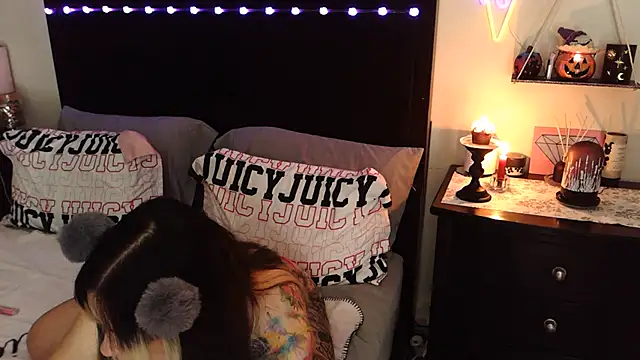 Chat +18 de gothbaby3055 ao vivo