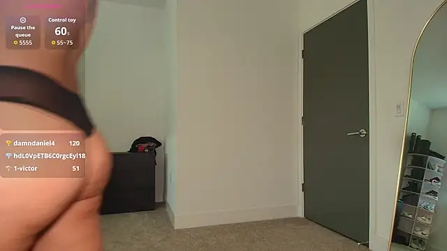 LyraCovee Webcam-Show