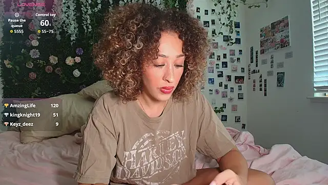 LyraCovee Webcamshow