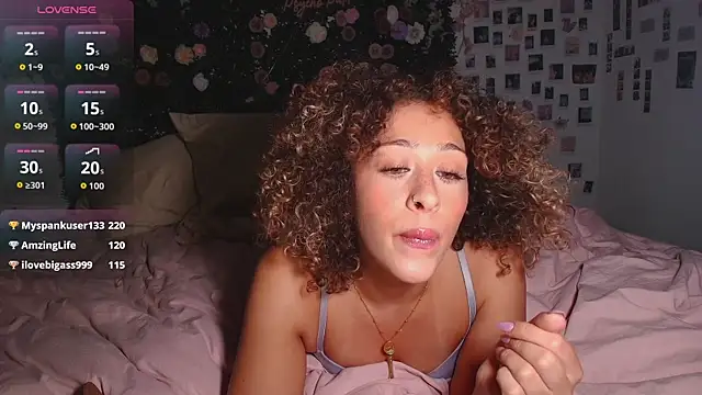 LyraCovee Show in webcam