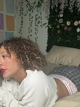 LyraCovee Webcam Show