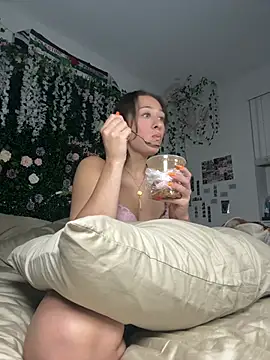 LyraCovee Show Webcam