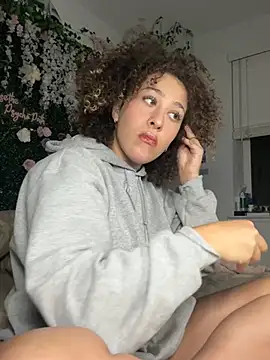 LyraCovee Show in webcam