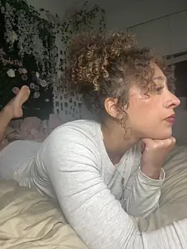 LyraCovee Show in webcam