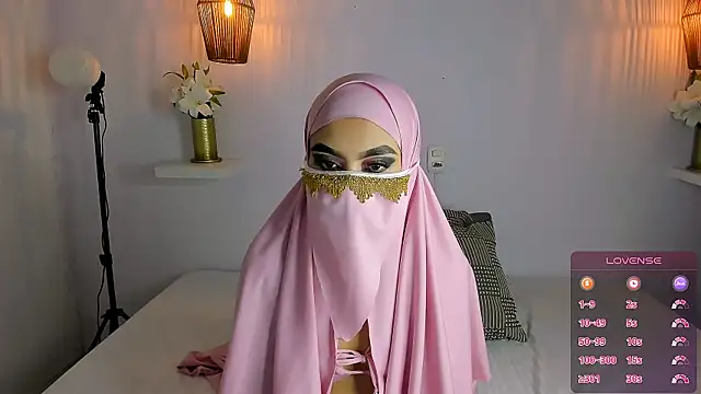 Show modela Laayna__ na web-kameri