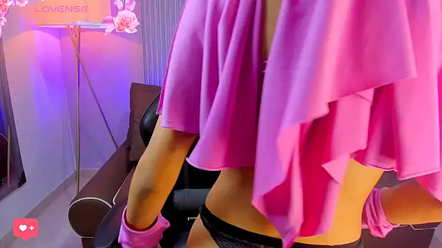 Laayna__ 在線直播表演