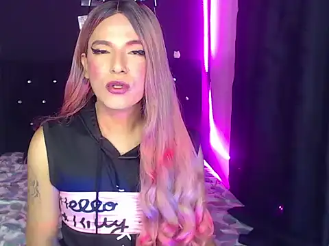 madame_kitty Show in webcam