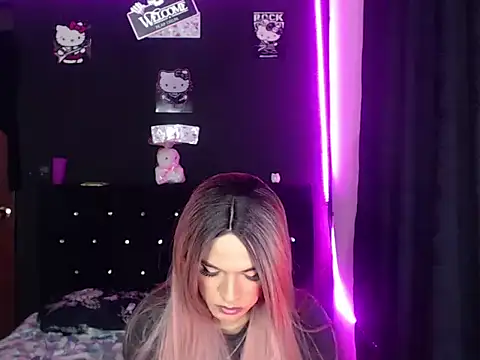 Pokazy przed kamerką – madame_kitty
