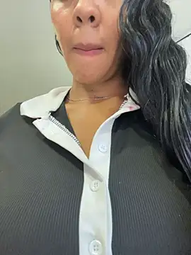 Samantha_gyatt's Live Chat Room