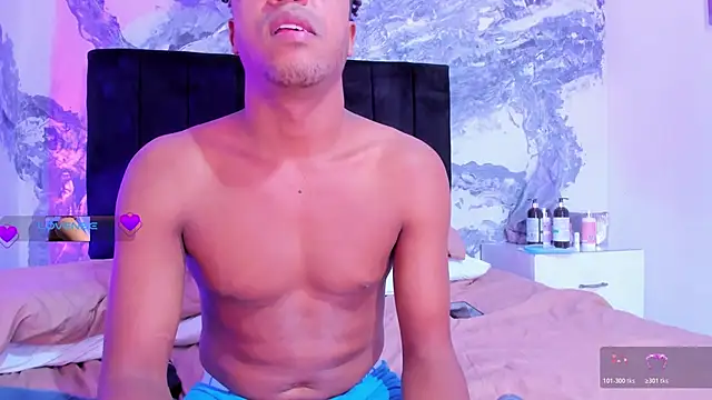 Show modela TaylorAndThalia na web-kameri