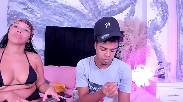 TaylorAndThalia Webcam Show