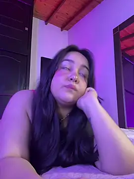 EvaBigBoobs Adlı Modelin Canlı XXX Sohbeti