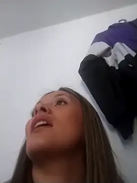 XXX chat uživo modela CynthiaMooree