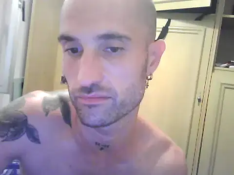phanton29 Show in webcam