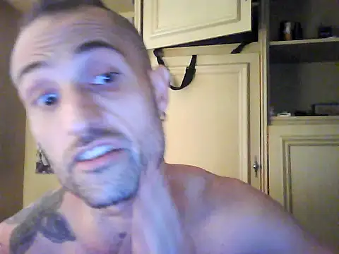 phanton29 Show in webcam