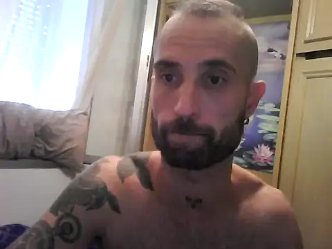 phanton29 Show in webcam