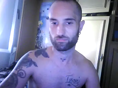 phanton29 Show in webcam
