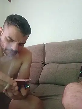phanton29: διαδικτυακό σόου στην κάμερα