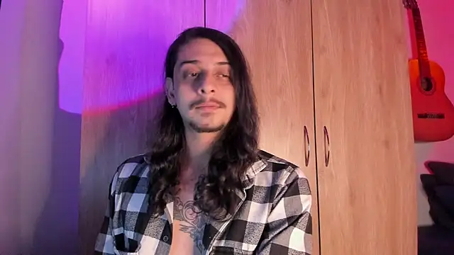 Show modela denshatw na web-kameri