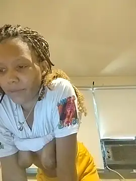 Show modela Sethandrah-CrazyEyes na web-kameri
