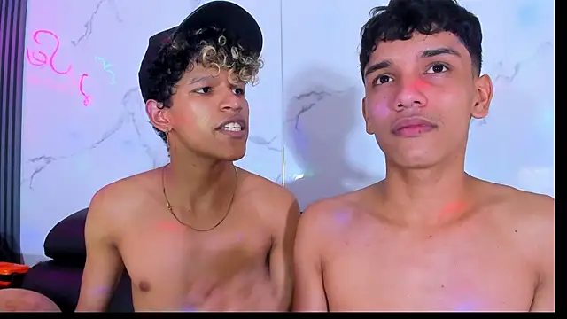 Litle_sweet_boys' Webcam Show