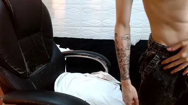 bigcock_robert 网络视讯表演