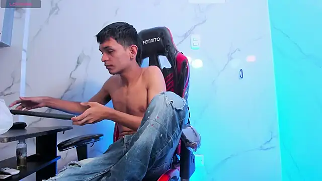 littlecum18 ওয়েবক্যাম শো