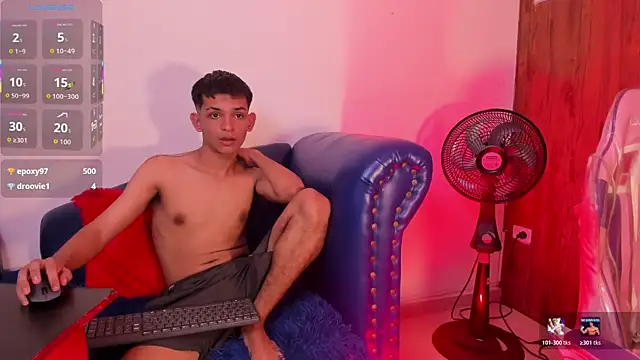 Show modela littlecum18 na web-kameri