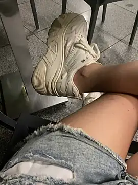 Hiddenleon Adlı Modelin Canlı XXX Sohbeti
