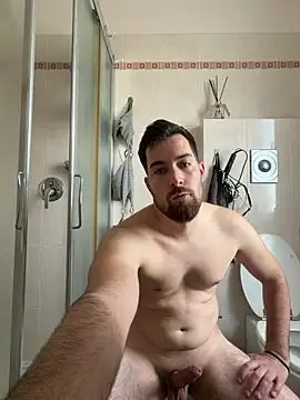 ragazzoitali's Webcam Show