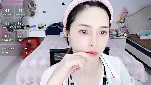 miaomiao-99's Live XXX Chat