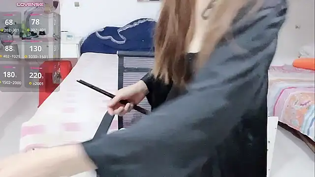 Chat +18 de miaomiao-99 ao vivo