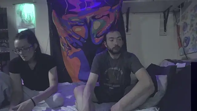 shes2hot: вебкам-шоу