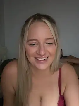 PiercedNipsandBigCock webcam show
