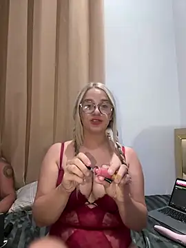 PiercedNipsandBigCock 웹캠 쇼
