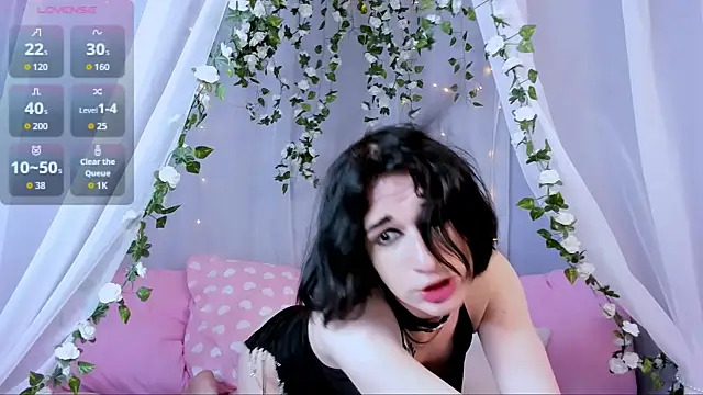 MickeQuinee's Webcam Show