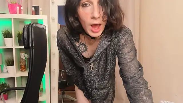 Вебкам-шоу MickeQuinee