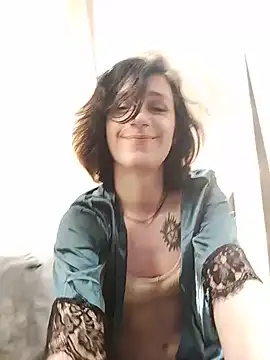 MickeQuinee's Webcam Show