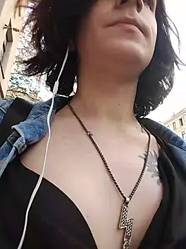 Show modela MickeQuinee na web-kameri