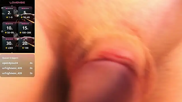 MickeQuinee Show in webcam