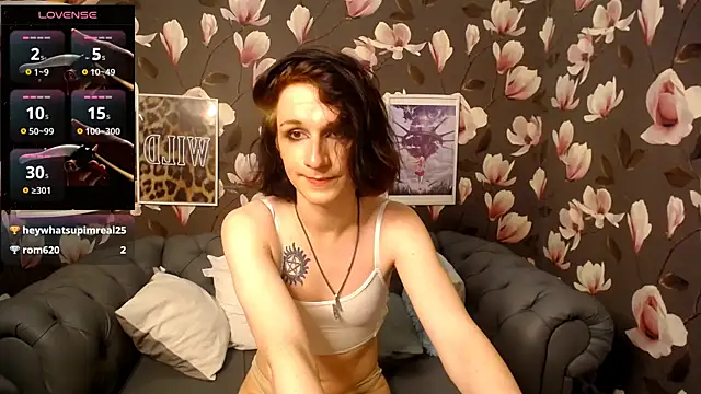 MickeQuinee Show in webcam