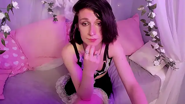 MickeQuinee webcam show