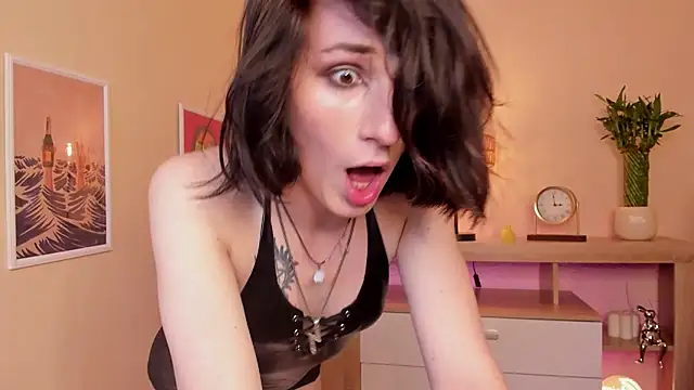 MickeQuinee Шоу с уебкамера