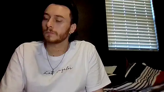 הופעת וובקאם של Mikecloudyhawk