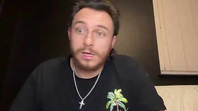 Mikecloudyhawk webcam show