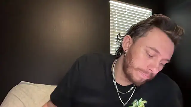 Mikecloudyhawk's Webcam Show