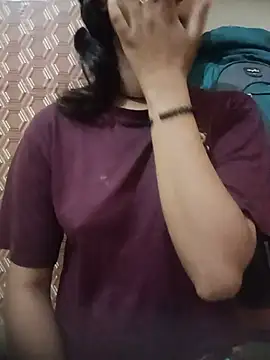 jesica_khan1 Adlı Modelin Canlı XXX Sohbeti